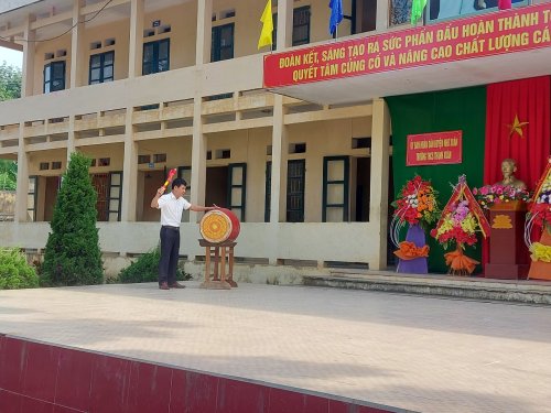 đánh trống.jpg